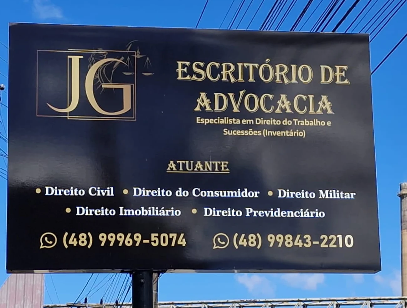 Placa do escritório de advocacia Josimara Goulart, na Avenida Nereu Ramos